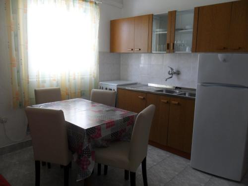 Apartments by the sea Sevid Trogir - 16855 - image 2