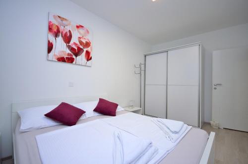 Apartment Tribunj 16884b - image 6