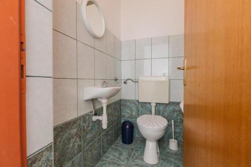 Three-Bedroom Apartment with Terrace image 7