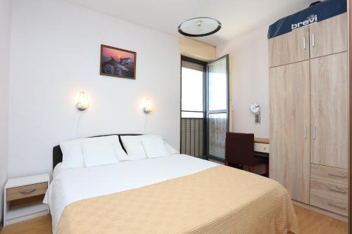 Apartments with WiFi Split - 16910 - image 9