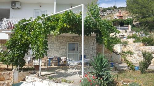 Apartments by the sea Sevid Trogir - 16897 - image 8