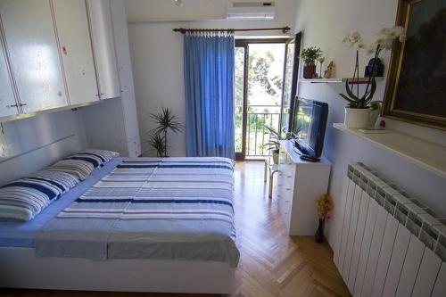 Apartments with a parking space Mali Losinj (Losinj) - 16903 in Poljana