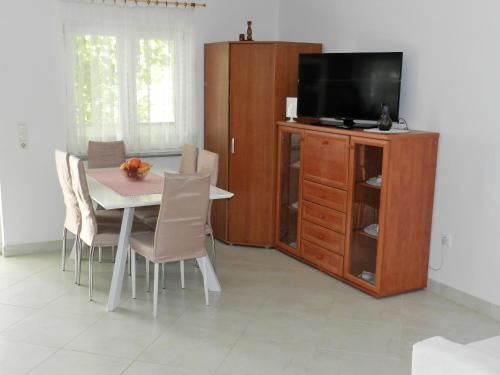 Apartments with a parking space Sveti Vid Krk - 16955 - image 5