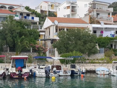  Apartments by the sea Okrug Donji, Ciovo - 16973 in Okrug Gornji