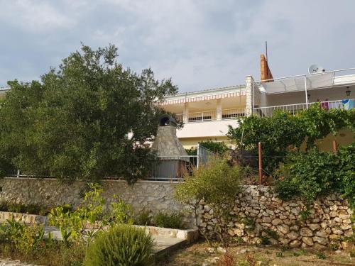  Apartments by the sea Okrug Donji, Ciovo - 16973 in Okrug Gornji