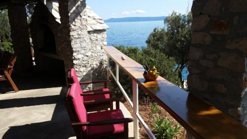 Secluded fisherman's cottage Cove Spiljice Brac - 17031 - image 4