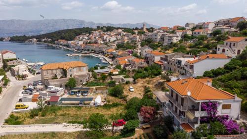 Apartments by the sea Povlja, Brac - 16792 in Povlja