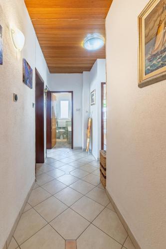 Apartments by the sea Povlja Brac - 16792 - image 4