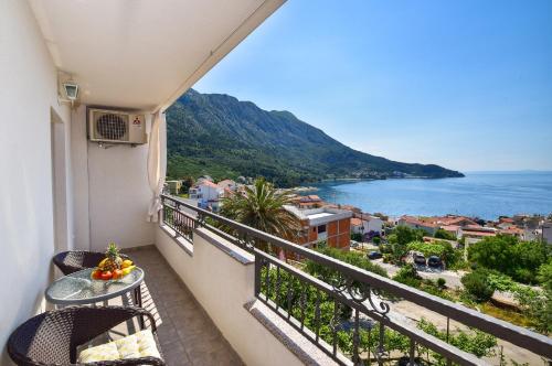 Two-Bedroom Apartment with Balcony and Sea View image 2