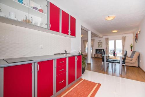 Studio with Balcony and Sea View image 5