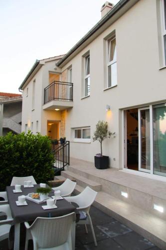  Apartments by the sea Sveti Filip i Jakov, Biograd - 16966 in Sveti Filip i Jakov