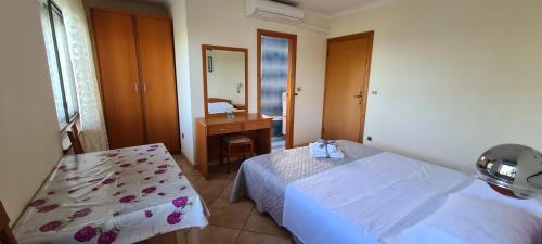 Two-Bedroom Apartment with Terrace and Sea View image 6