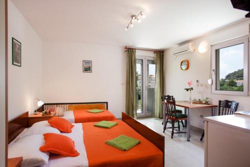 Studio with Terrace and Sea View image 7