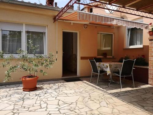 Apartments with WiFi Pula - 17014 - image 9