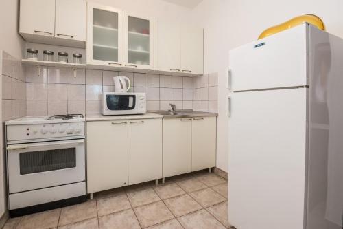 Two-Bedroom Apartment with Terrace image 5