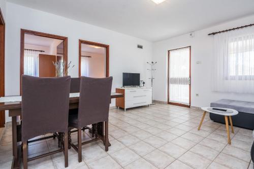 Two-Bedroom Apartment with Terrace image 3