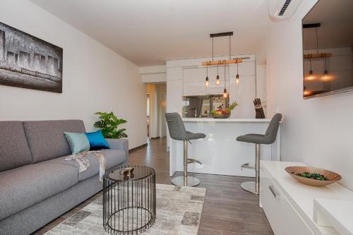 Two-Bedroom Apartment with Terrace and Sea View image 10