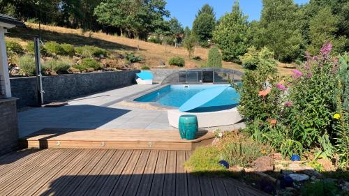 Chalet l Écrin Vert (Chalet l Ecrin Vert) in 薩阿萊