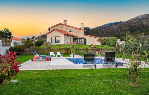  Awesome home in A Corua with Indoor swimming pool, WiFi and 5 Bedrooms in Teira