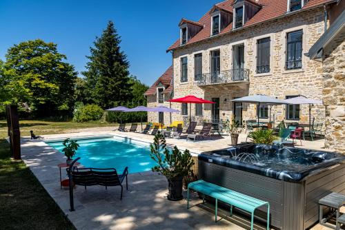 Le 49 Côté Parc & SPA - Accommodation - Domblans