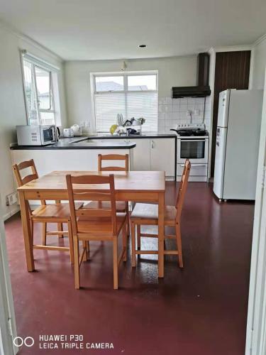 White weather board house, Auckland (Foto 10)