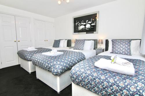 Tranquil 4Bed Retreat - 3 Min to M6, 10 Min to Coventry City Centre