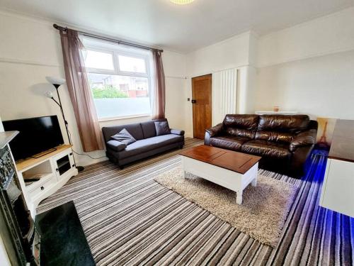 Large 3 Bedroom Home including Parking & All Bills