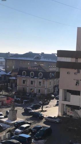 . Garsoniera lux centru pietonal Tîrgu - Jiu