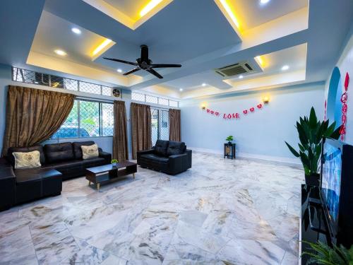 Gather Here in 62 @ Town Center