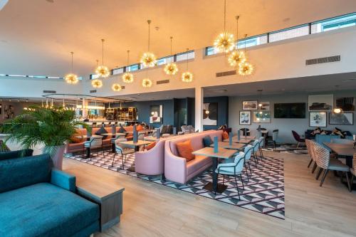 Crowne Plaza Birmingham NEC an IHG Hotel - image 3