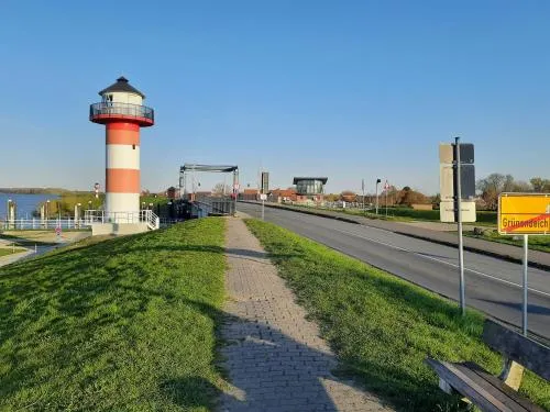 Auszeit am Fähranleger in Grünendeich, Deutschland