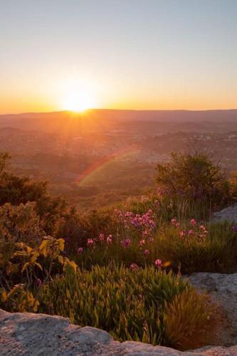 Uitzicht, Spacious stylish Provencal house with terrace in Saignon