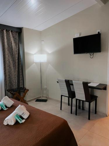 Hotel Puesta del Sol - image 4
