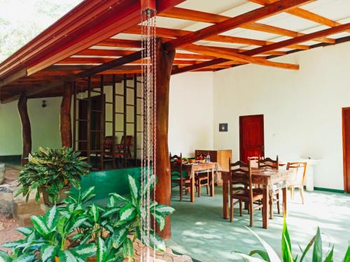 Sath Rest, Habarana