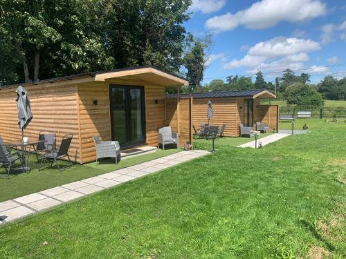 Mourne Meadow Cabins- Foxes Den