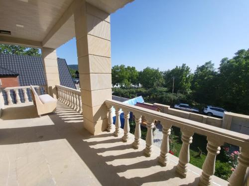 陽台/露台, Viva hotel Gabala with outdoor pool ,Sauna and Waterfall in 加巴拉