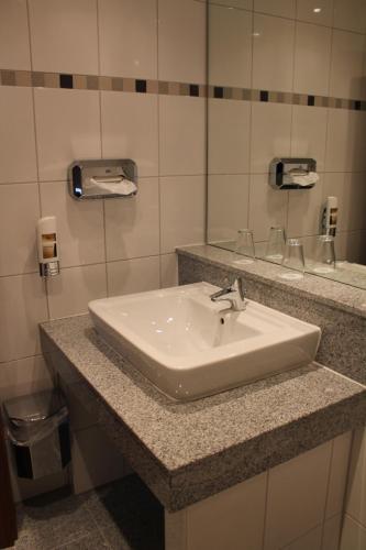 City Hotel Essen - image 12