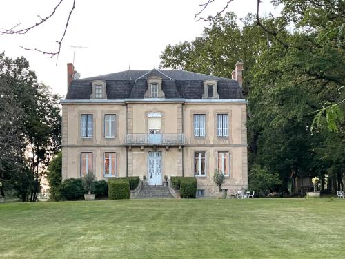 Chateau du Grand Lucay in Agonges