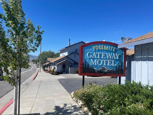 Exterior view, Yosemite Gateway Motel in Lee Vining (CA)