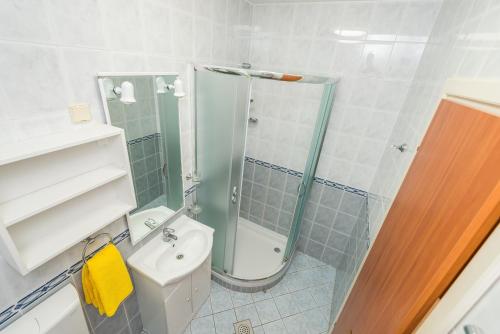 Two-Bedroom Apartment with Terrace image 9