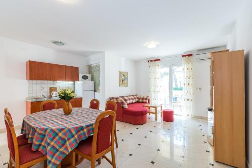 Two-Bedroom Apartment with Terrace image 4