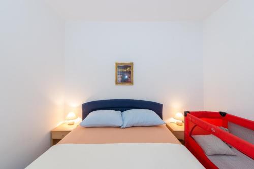 One-Bedroom Apartment with Terrace image 9