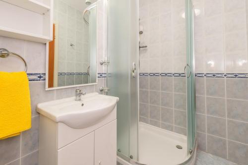 Two-Bedroom Apartment with Terrace image 8