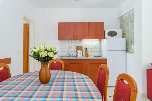 Two-Bedroom Apartment with Terrace image 5