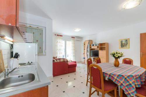Two-Bedroom Apartment with Terrace image 3