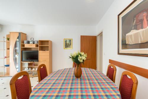 Two-Bedroom Apartment with Terrace image 2