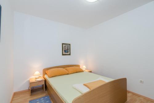 One-Bedroom Apartment with Balcony and Sea View image 9
