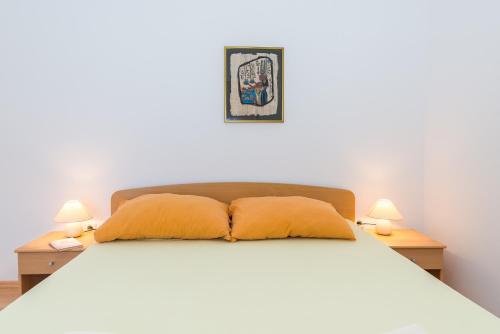 One-Bedroom Apartment with Balcony and Sea View image 8