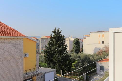 One-Bedroom Apartment with Balcony and Sea View image 1