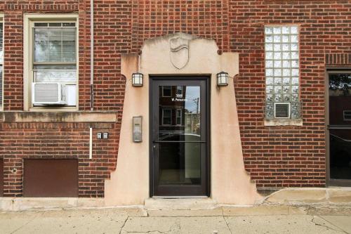 Stylish Studio Apartment in Portage Park - Pensacola 2N in Pulaski Park